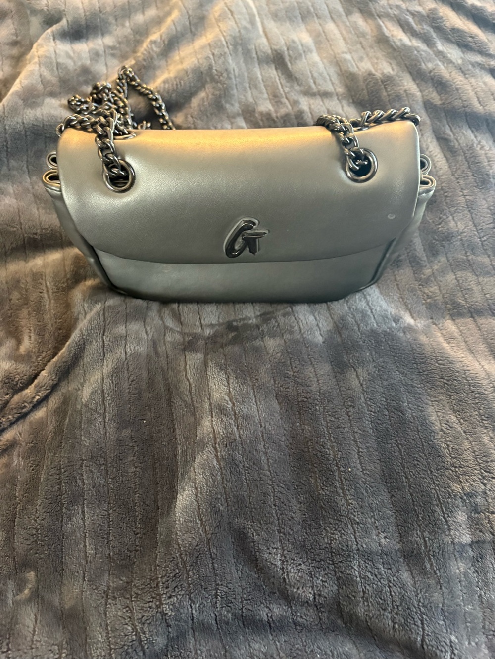 Metallic Silver Chain-Detail Shoulder Bag
